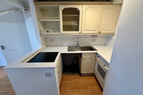 1 bedroom flat for sale, Flat 14, Troudau House, Chatham Hill, Chatham, Kent