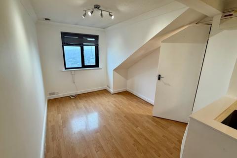 1 bedroom flat for sale, Flat 14, Troudau House, Chatham Hill, Chatham, Kent