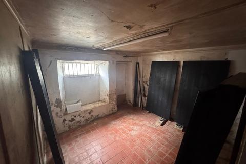 undefined, 40-41 Causewayhead, Penzance, Cornwall