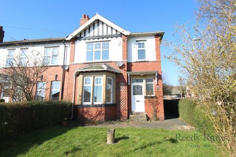 3 bedroom end of terrace house for sale, Churchfield Road, Leeds LS26