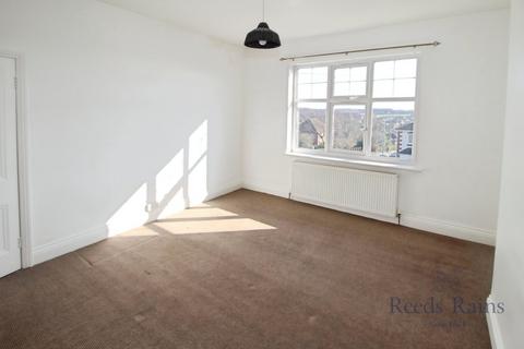 3 bedroom end of terrace house for sale, Churchfield Road, Leeds LS26