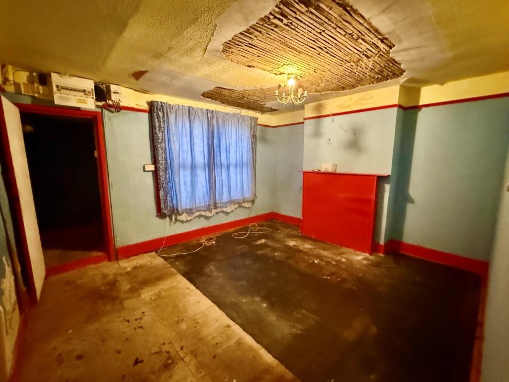 Lower ground floor bedroom/living room
