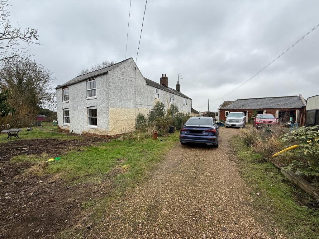 Driveway leading to accommodation