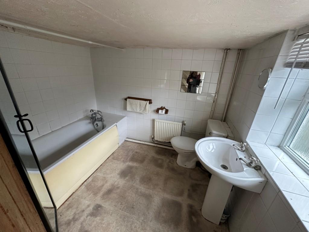 Lower Ground Floor Bathroom