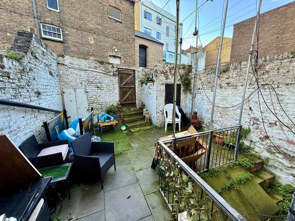 Garden to rear