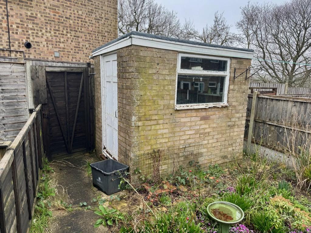 Brick and flat room garden building