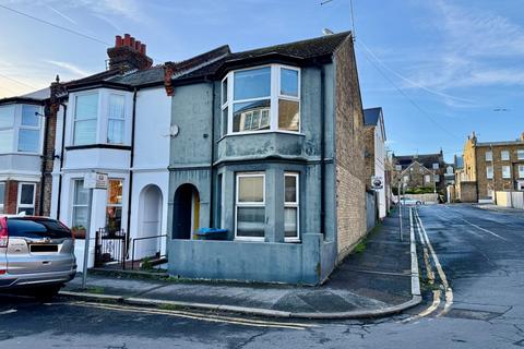 16 Dundonald Road, Broadstairs, Kent
