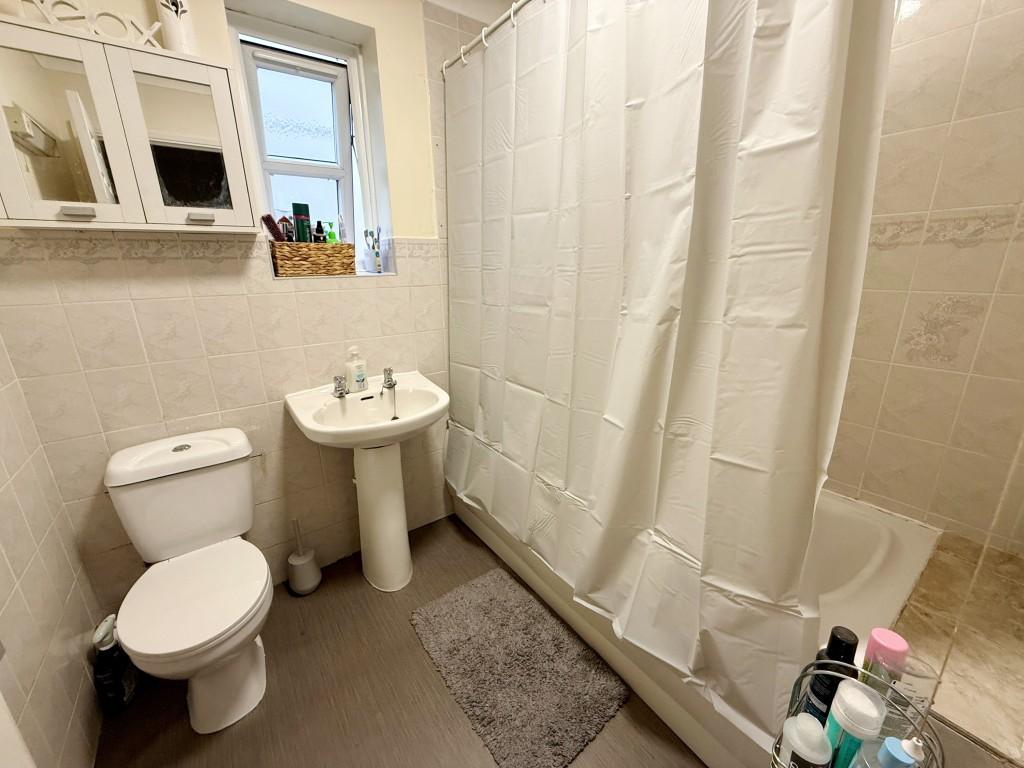 Bathroom with W.C.