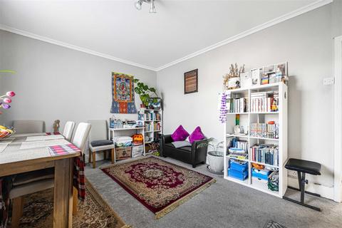 undefined, Kings Road, Caversham RG4
