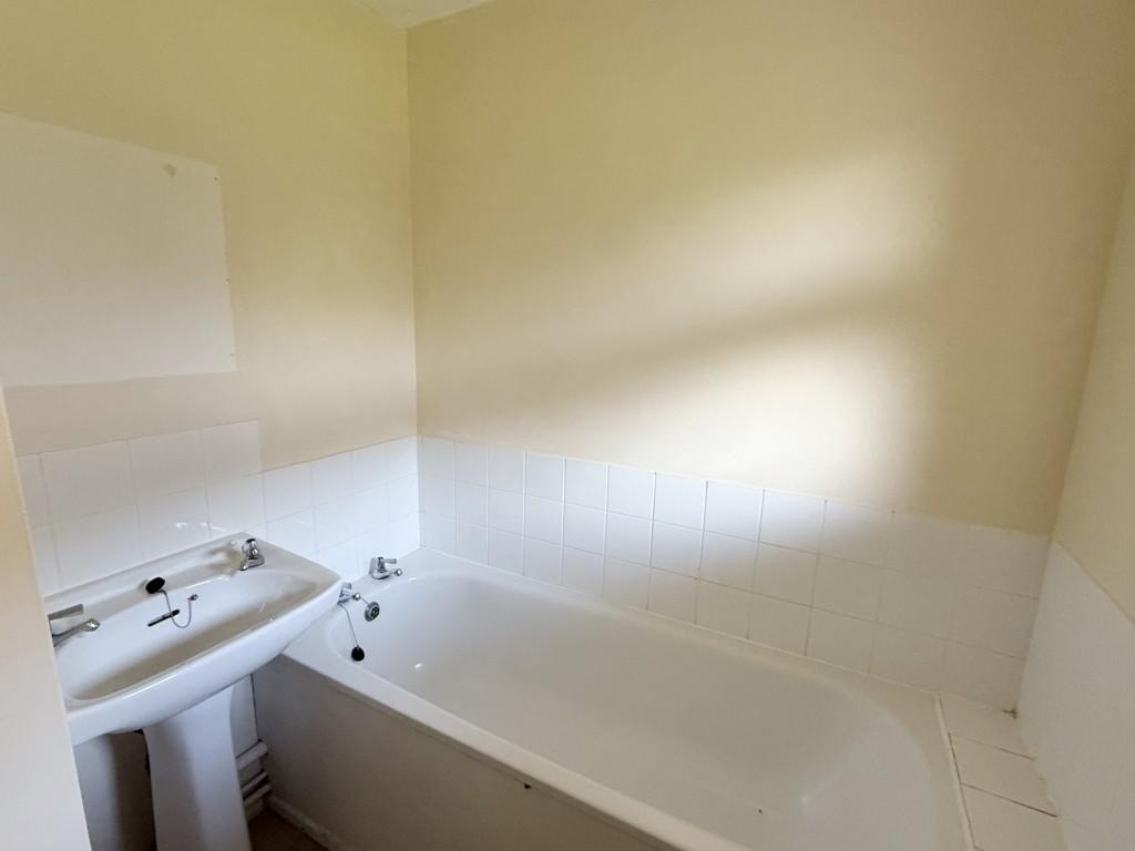 Bathroom in Flat for Improvement