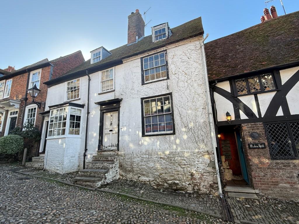 Mid-terrace house