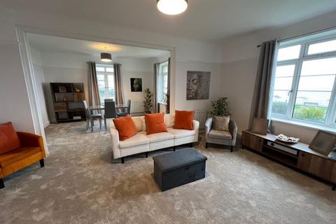 3 bedroom ground floor flat for sale, 2 Motcombe Court, Bedford Avenue, Bexhill-on-Sea, East Sussex