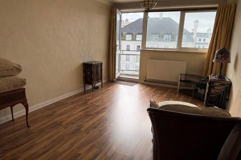 2 bedroom flat for sale, Flat 18, Greencroft, Trinity Place, Eastbourne, East Sussex