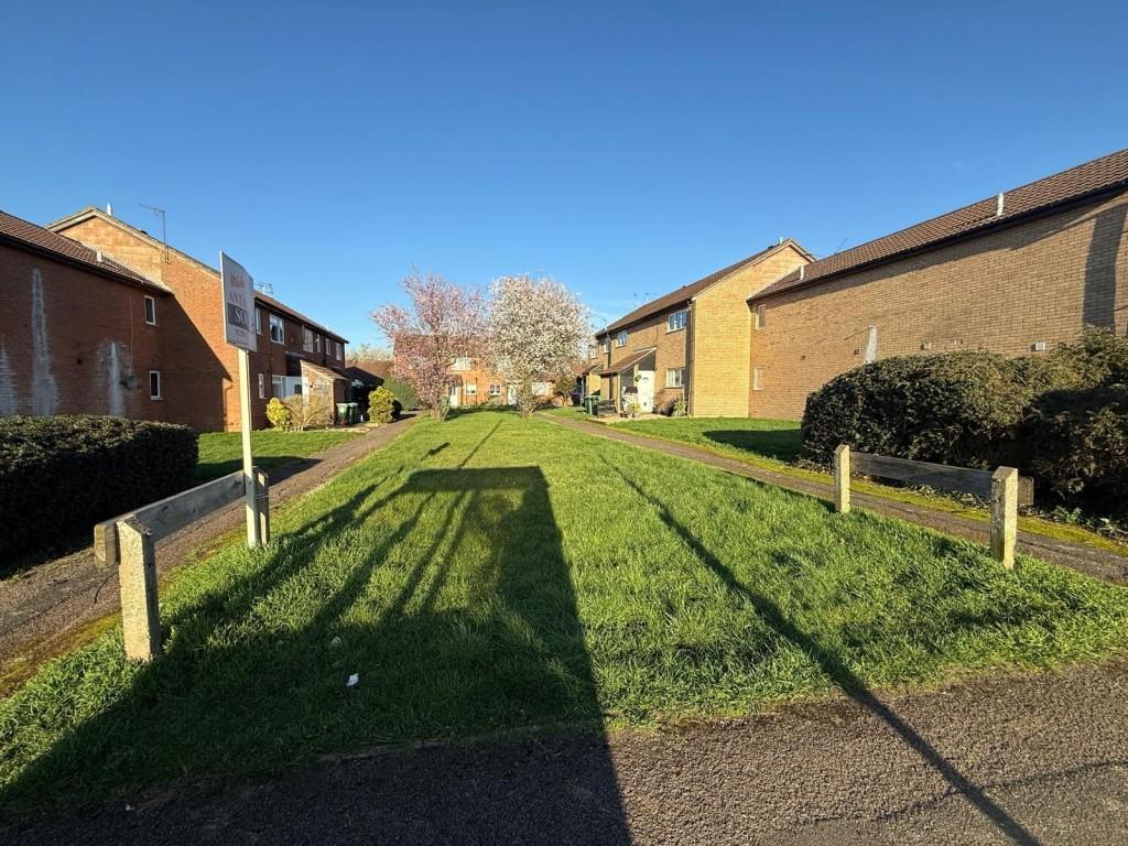 Rectangular parcel of land off Orwell Drive