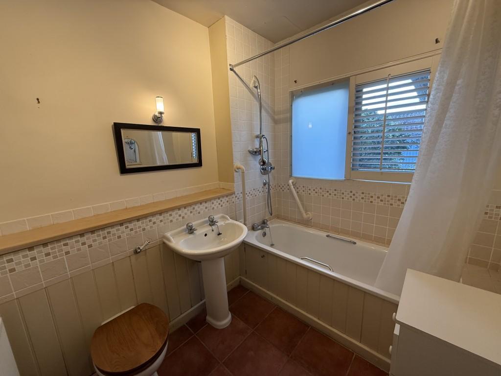 General view of bathroom with WC