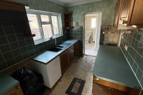 3 bedroom terraced house for sale, 58 Luton High Street, Chatham, Kent