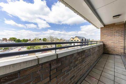 1 bedroom flat for sale, Heathfield Square, London SW18