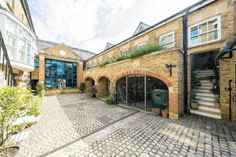undefined, Church Street, Hampton TW12