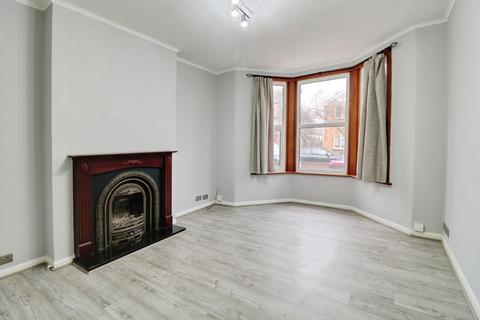 3 bedroom end of terrace house to rent, Southview Drive, Westcliff-on-sea, SS0