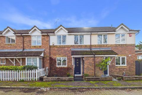 3 bedroom terraced house for sale, Columbia Avenue, Ruislip HA4