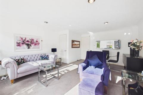 3 bedroom terraced house for sale, Columbia Avenue, Ruislip HA4