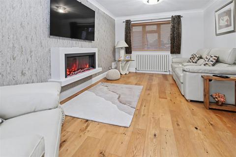 4 bedroom detached house for sale, Waalwyk Drive, Canvey Island SS8
