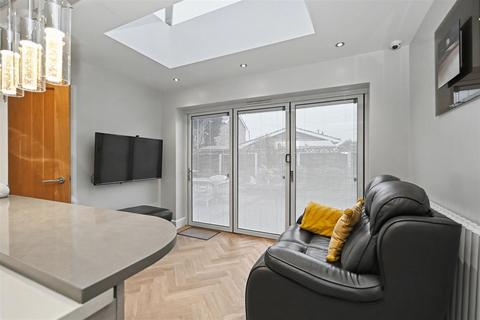 4 bedroom detached house for sale, Waalwyk Drive, Canvey Island SS8