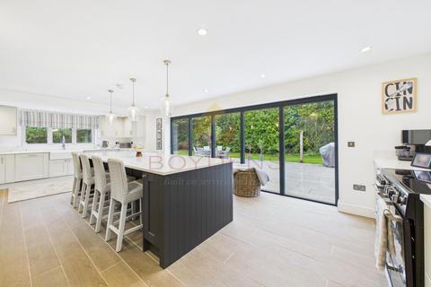 4 bedroom detached house for sale, Layer Road, Colchester CO2