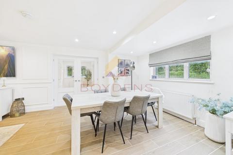 4 bedroom detached house for sale, Layer Road, Colchester CO2