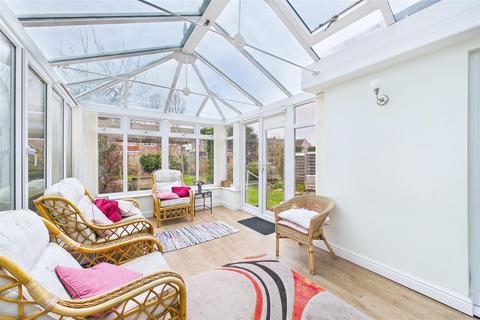 3 bedroom semi-detached house for sale, 1930's home located in the west end of Clevedon