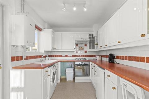 2 bedroom semi-detached bungalow for sale, Summerlands Road, Eastbourne BN22