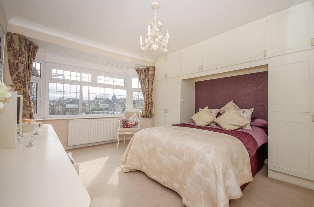 Bedroom 1.jpg