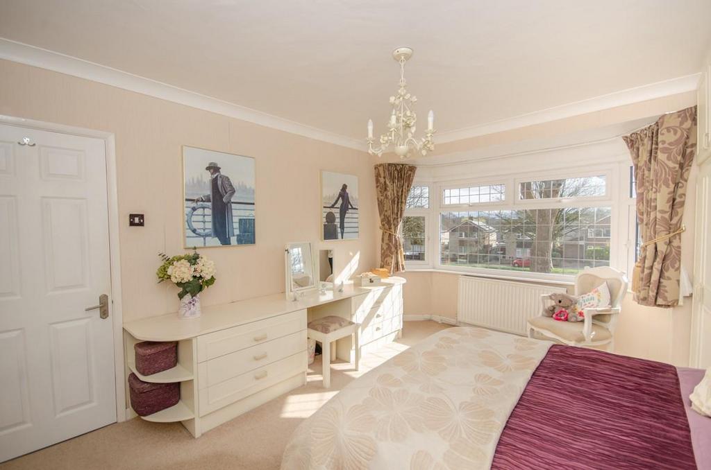 Bedroom 1 pic 2.jpg