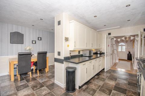 3 bedroom house for sale, Badminton Road, Downend, Bristol, BS16 6NR