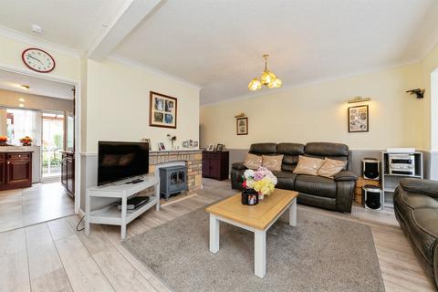 3 bedroom terraced house for sale, Wellington Road, Stevenage