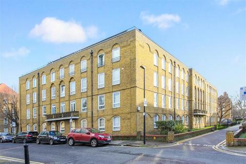 Watts Street, London E1W