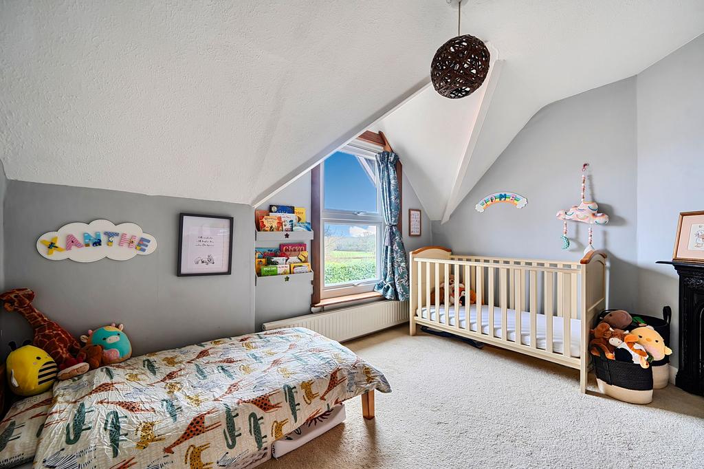 Bedroom 2 (2)