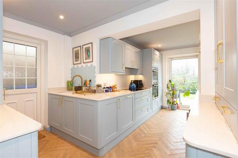 5 bedroom detached house for sale, Kithurst Close, Goring