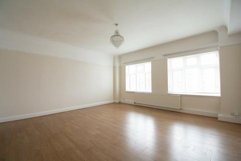 undefined, Lovely 2 bed Flat available now!