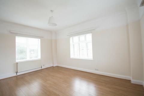 undefined, Lovely 2 bed Flat available now!