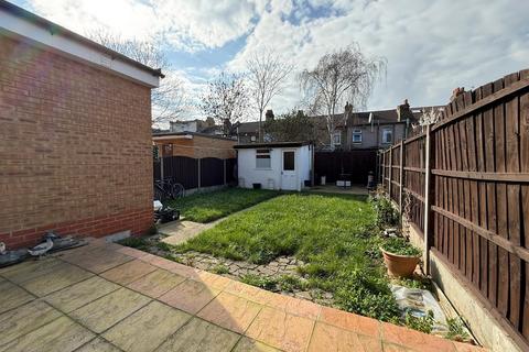 4 bedroom house for sale, Seven Kings Road, Seven Kings