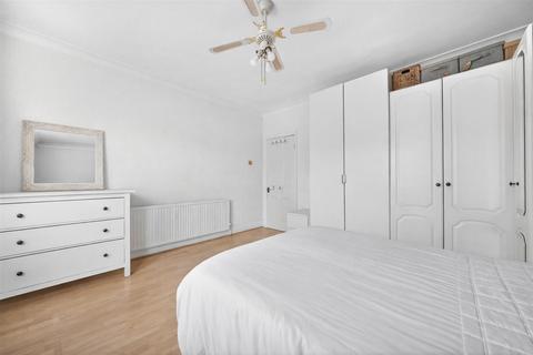 4 bedroom house for sale, Seven Kings Road, Seven Kings