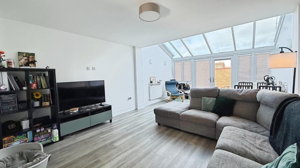 Lounge/dining room