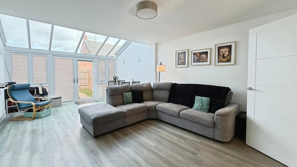 Lounge/dining room