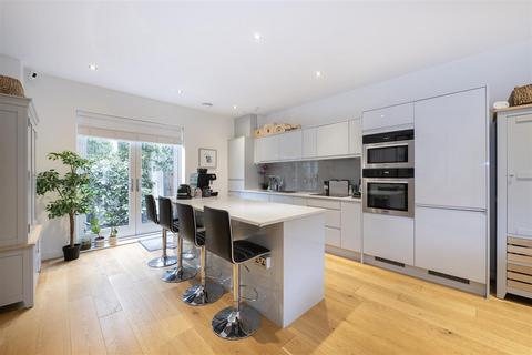 3 bedroom terraced house for sale, Gibbs Close, Harpenden