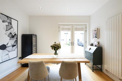 3 bedroom terraced house for sale, Gibbs Close, Harpenden
