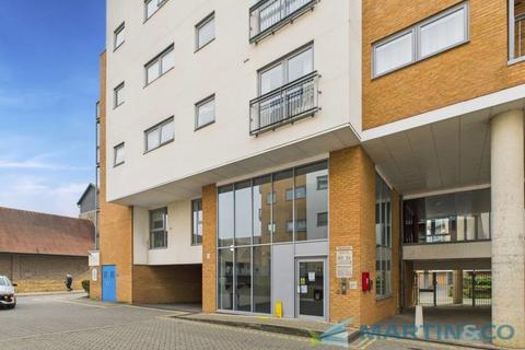 1 bedroom apartment for sale, Sovereign Way, Tonbridge TN9