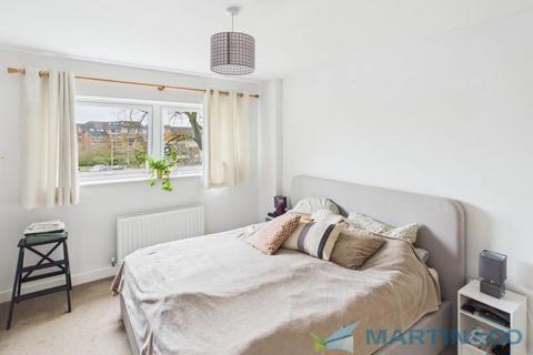 1 bedroom apartment for sale, Sovereign Way, Tonbridge TN9