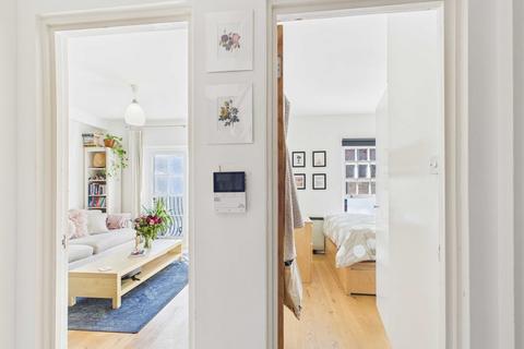 1 bedroom apartment to rent, Bermondsey Street, London Bridge