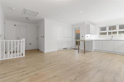 4 bedroom detached house for sale, Rossington Close, Eastbourne